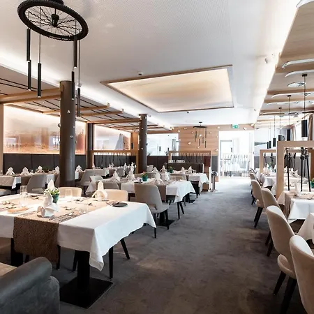 Salzburger Hof Hotel 4*