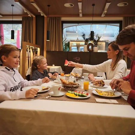 Salzburger Hof Hotel 4*