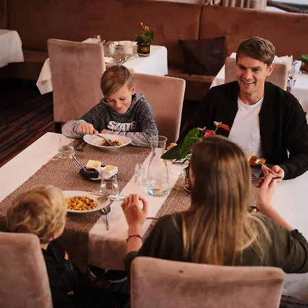 Salzburger Hof Hotel 4*