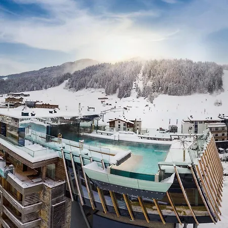 Отель Salzburger Hof 4*