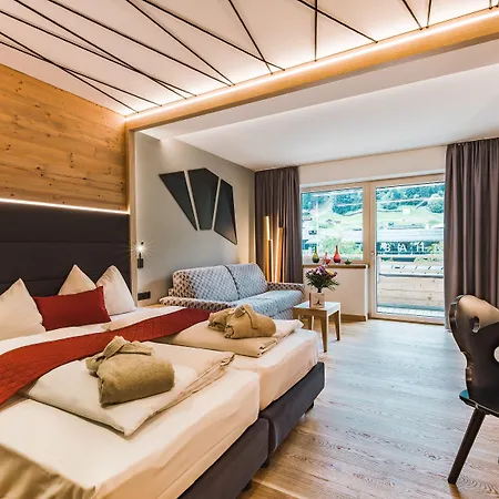 Salzburger Hof Otel 4*