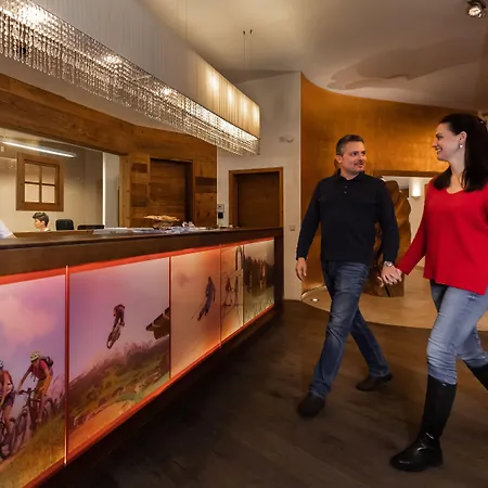 Salzburger Hof Otel 4*